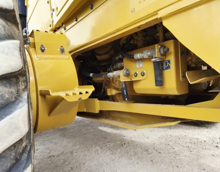CATERPILLAR  140 AWD ***IMPECABLE***